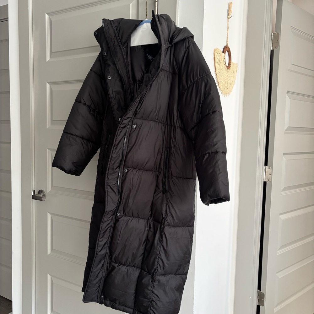GAP Water-Resistant Black Puffer Coat